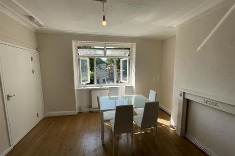 3 bedroom flat to rent, Gloucester Road, Bishopston, Bristol