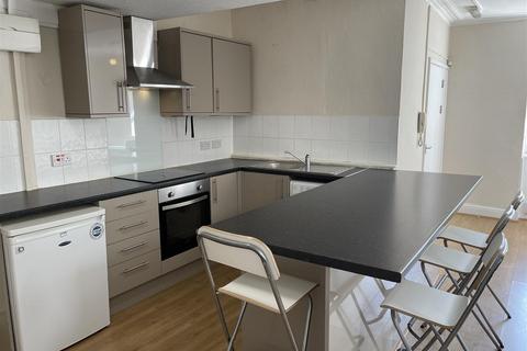 3 bedroom flat to rent, Gloucester Road, Bishopston, Bristol