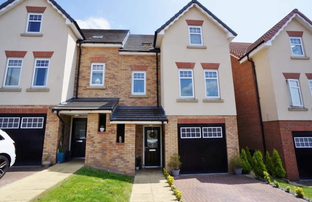 Amberwood Avenue, Castleford 4 bed detached bungalow £260,000