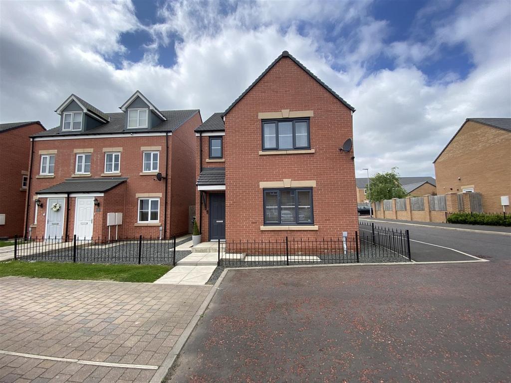 Buckingham Walk, Newfield, Chester Le Street 3 bed detached house for