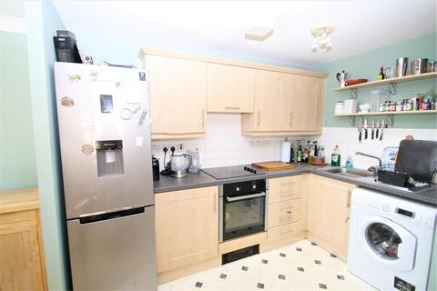 2 bedroom flat for sale - Knaphill