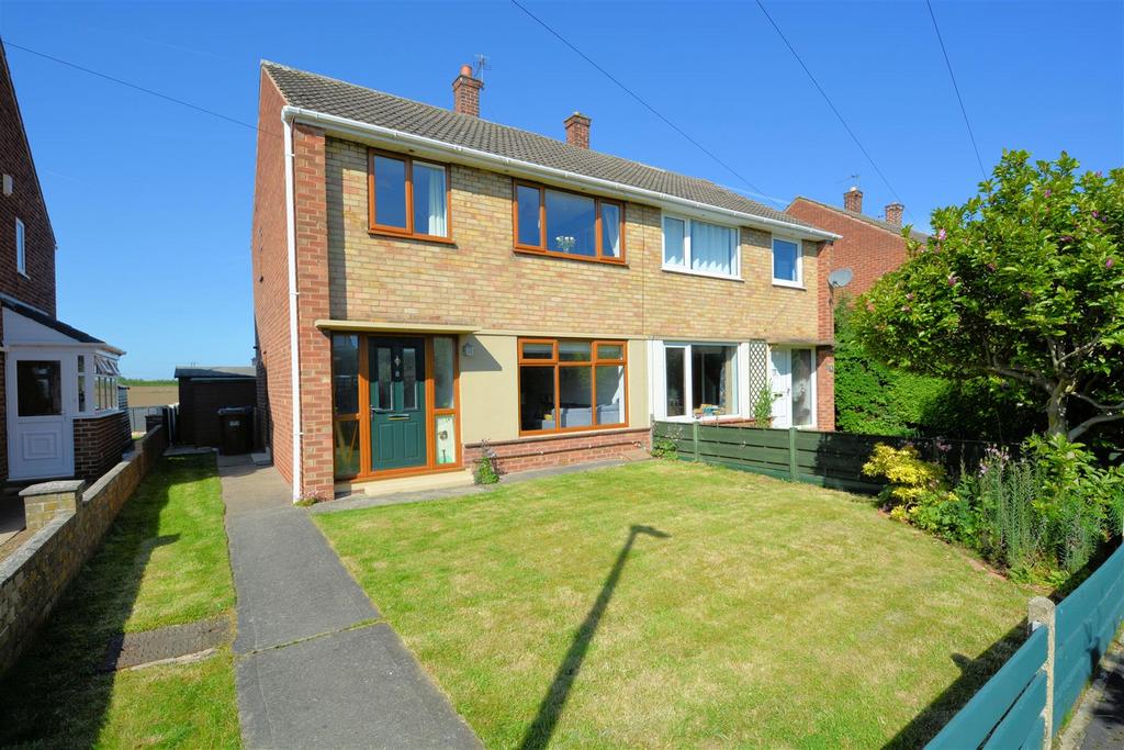 Pickhaven Garth, Kellington, Goole 3 bed semidetached house for sale