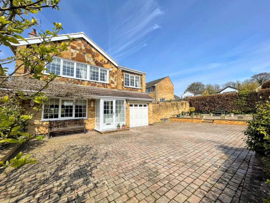 Pinewood Crescent, Heighington Village, Newton Aycliffe 5 bed detached