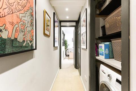 10 Malcolm Way, Snaresbrook, London, E11 1PW