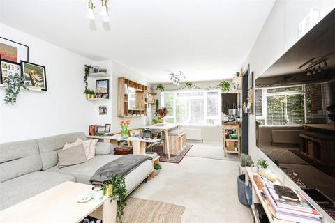 10 Malcolm Way, Snaresbrook, London, E11 1PW
