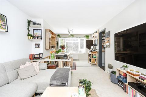10 Malcolm Way, Snaresbrook, London, E11 1PW