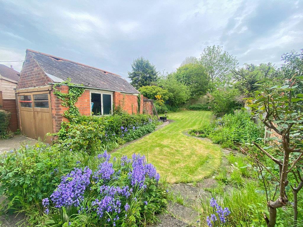 Good size south facing garden