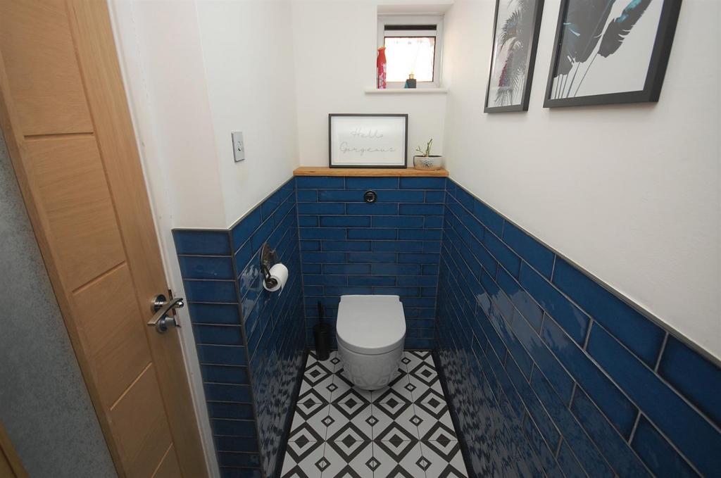 19ashgrovecroft WC.JPG