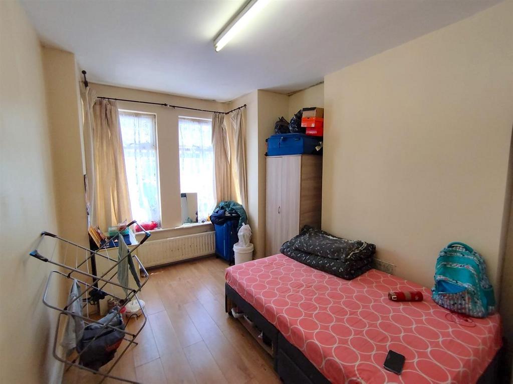 Swinderby Road, Wembley 3 bed £475,000