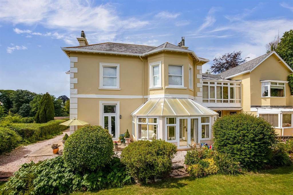 Petitor Road, Torquay 3 bed apartment for sale £400,000