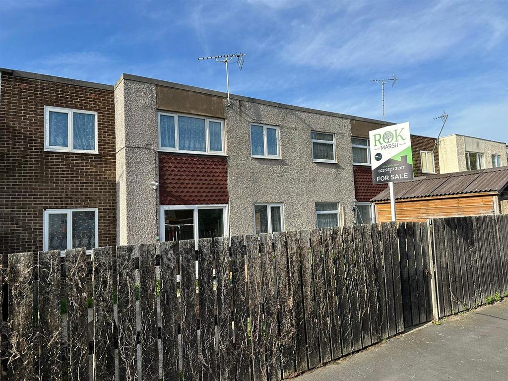 Longs Walk, Portsmouth 4 bed terraced house for sale £240,000