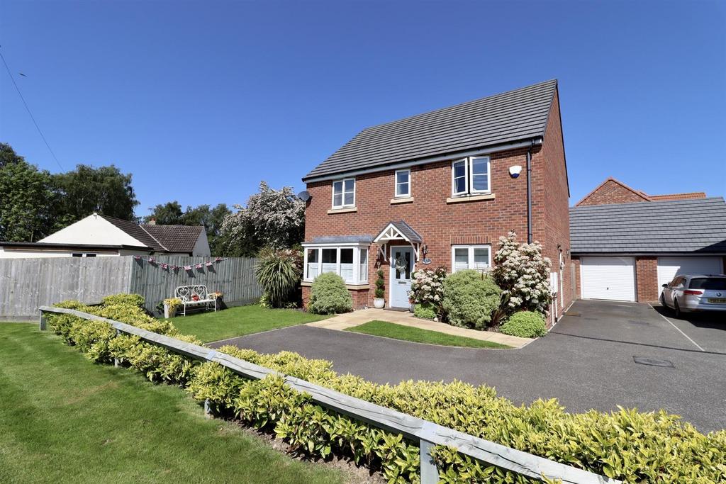 Oak Road, Market Weighton, York 4 bed detached house for sale £340,000