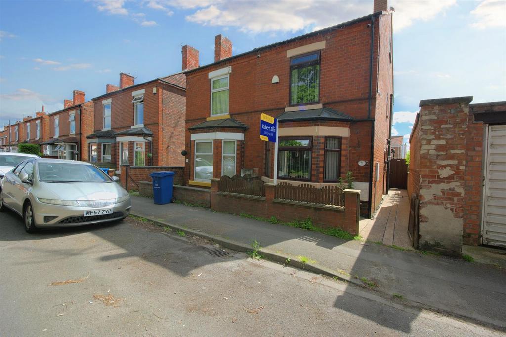 Oakland Avenue, Long Eaton, Nottingham 2 bed semidetached house for