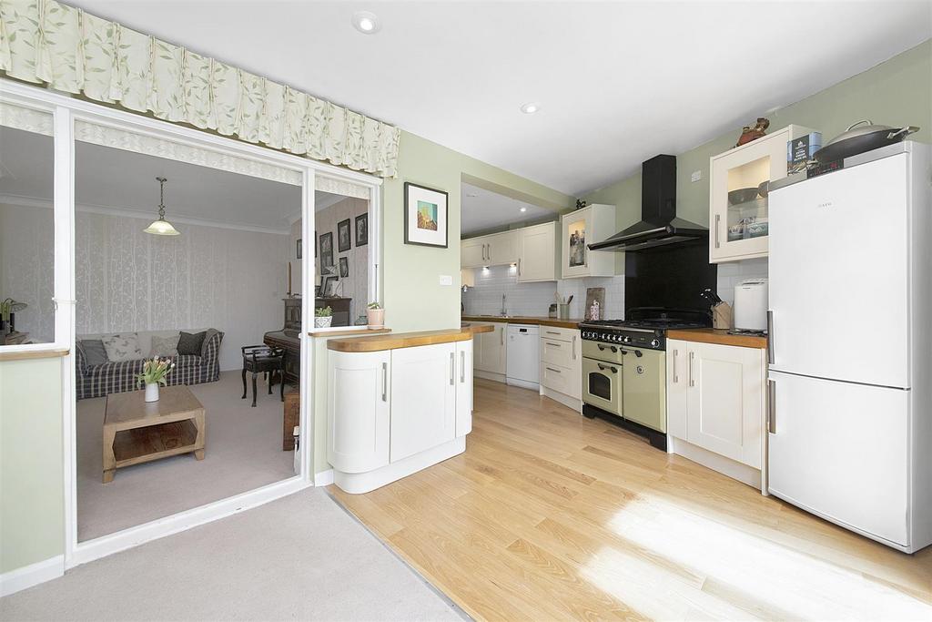 Dining room/kitchen/reception 3
