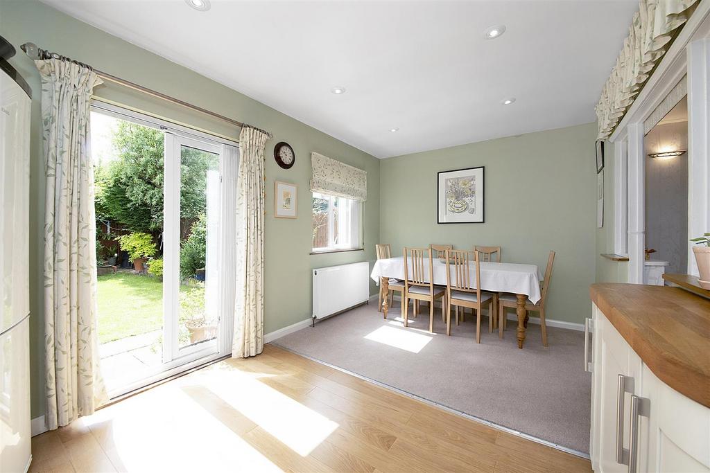 Dining room/kitchen