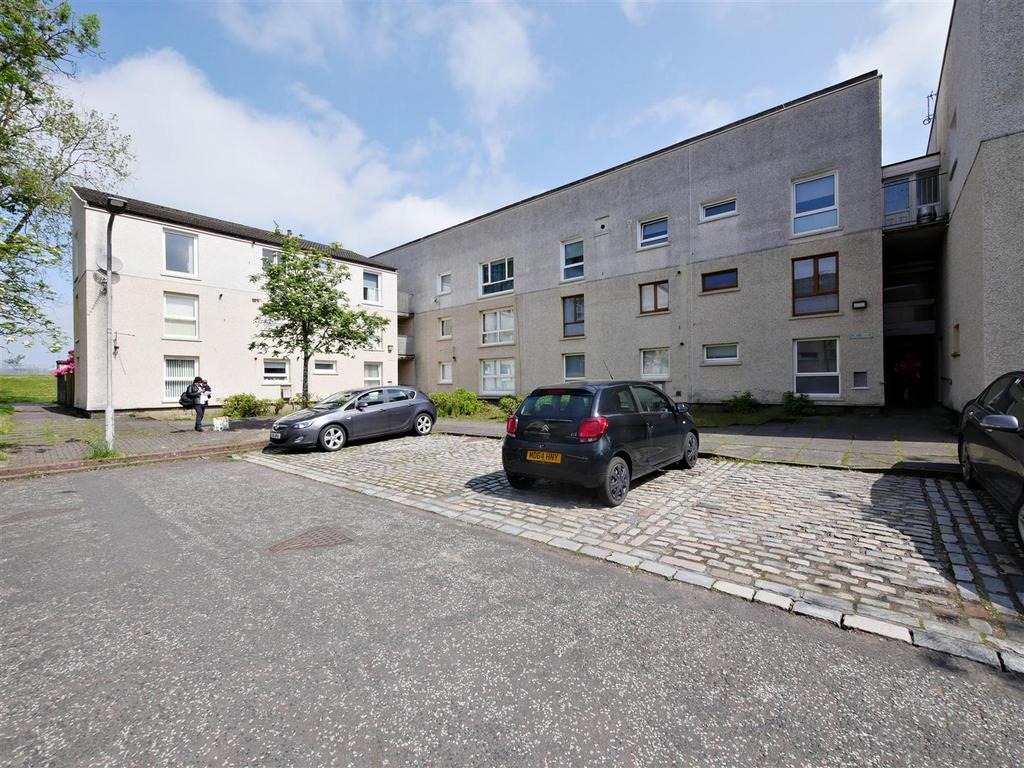 Oak Road, Cumbernauld, Glasgow 2 bed flat £600 pcm (£138 pw)