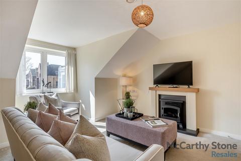 1 bedroom apartment for sale, Oakfield Court, Crofts Bank Road, Urmston, Manchester, M41 0AA