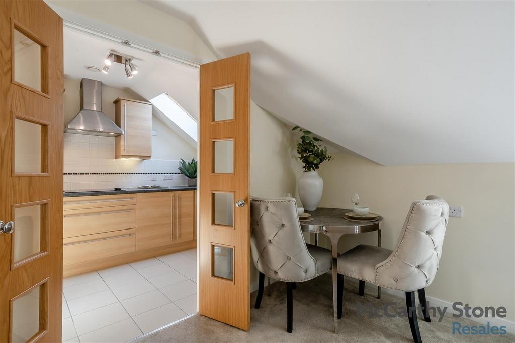 8643041-interior04.jpg