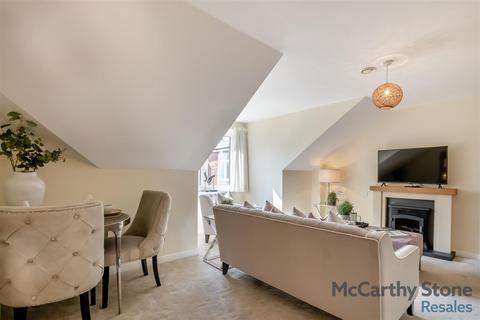1 bedroom apartment for sale, Oakfield Court, Crofts Bank Road, Urmston, Manchester, M41 0AA