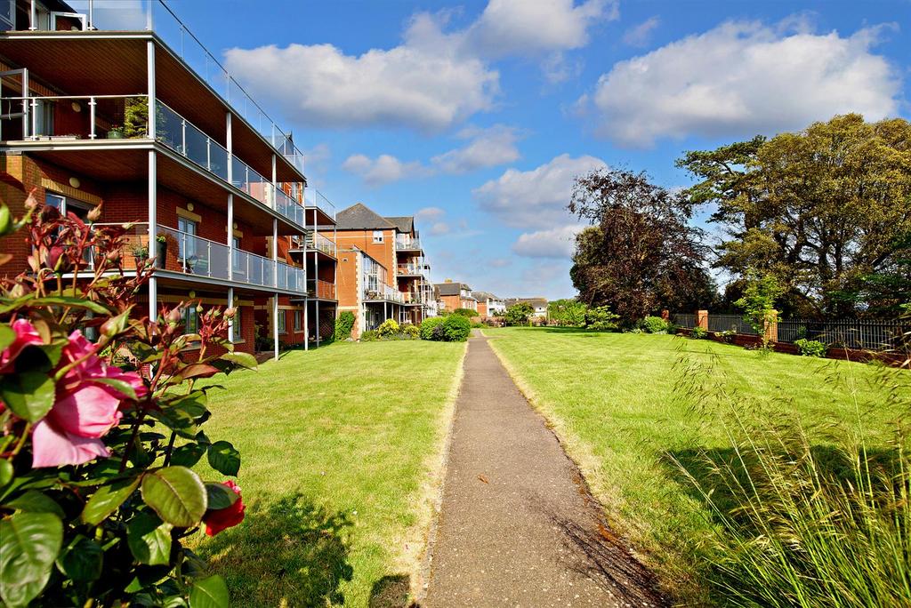 Roswell Court, Douglas Avenue, Exmouth 1 bed apartment for sale £170,000