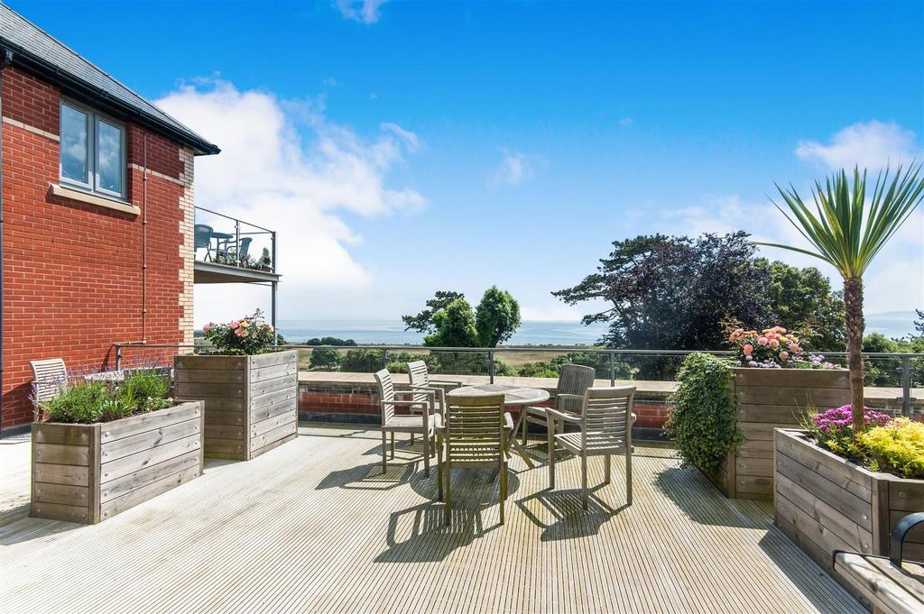 Communal Roof Terrace