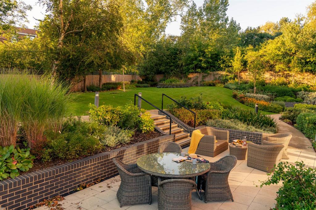 2332 BRH GLD RP GDN 8.jpg