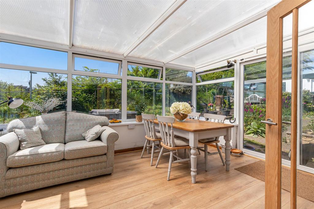 A19 - 3 Coombe Meadow, Chillinton - 230524.jpg