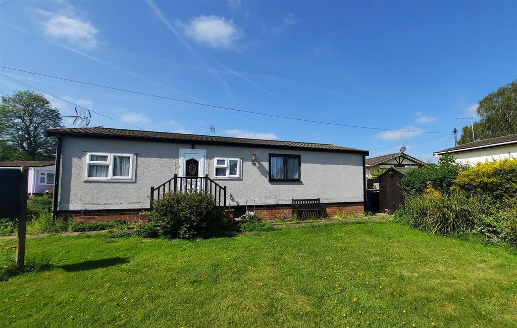 Holy Acre, Roydon Mill, Roydon 2 bed park home for sale £230,000