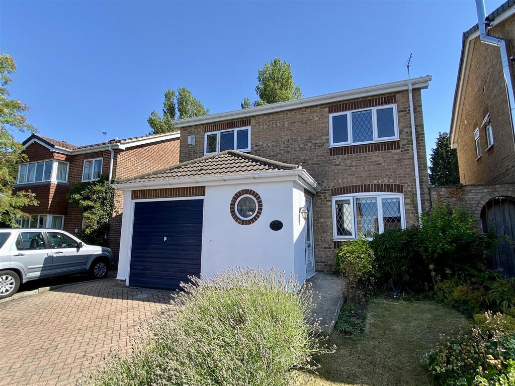 Hill Rise, Market Weighton, York 4 bed detached house £1,100 pcm (£