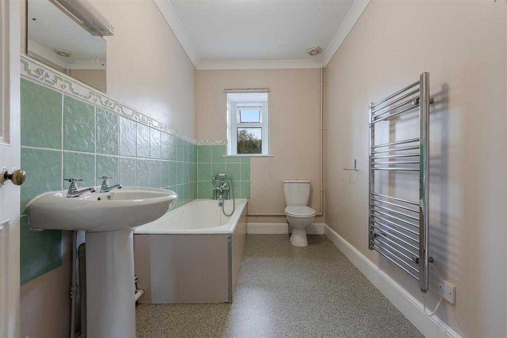 A29 - Blackawton, Newton Farm - 230515.jpg
