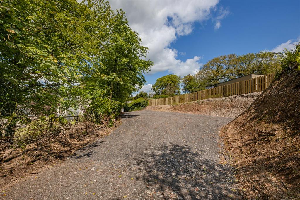 A13 - Blackawton, Newton Farm - 230515.jpg