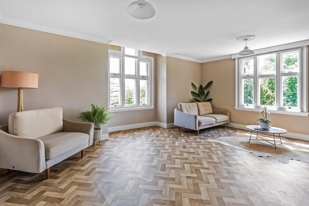 LYNE HOUSE, CAPEL, RH5 2 bed apartment £375,000
