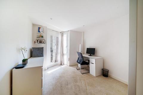 2 bedroom flat for sale - Camberley,  Surrey,  GU15
