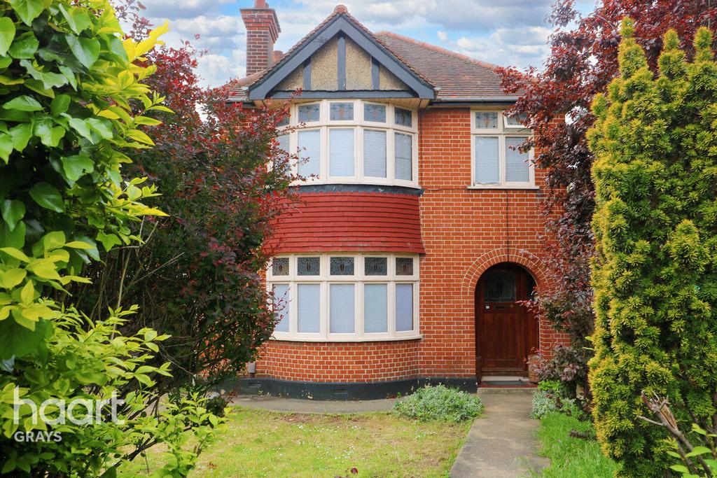 Bradleigh Avenue, Grays 3 bed detached house for sale £475,000