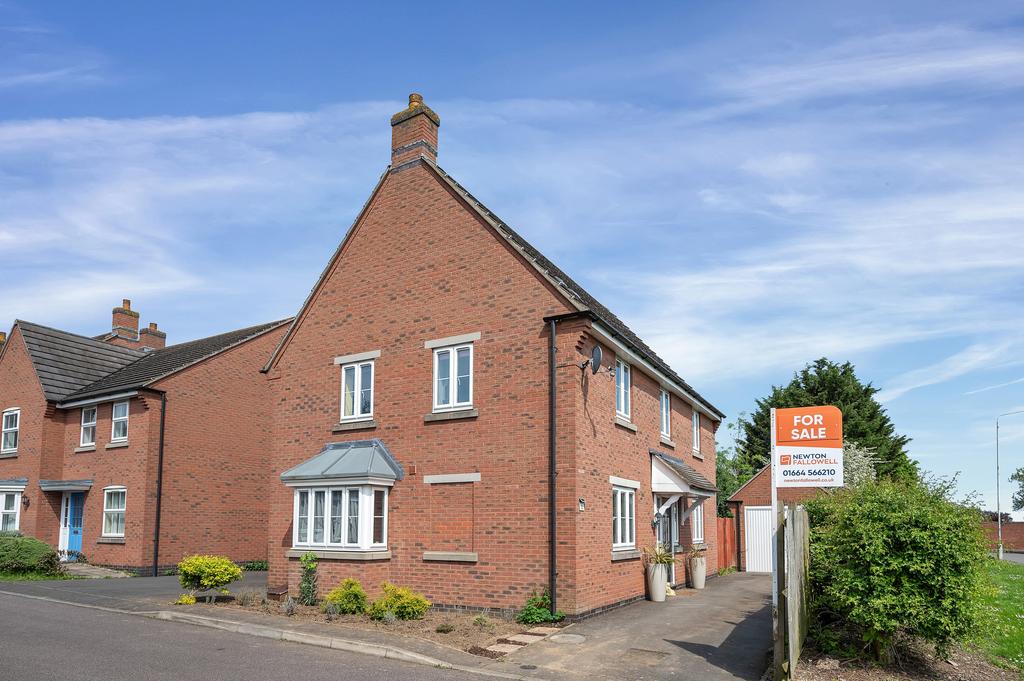 Laxton Close, Melton Mowbray, LE13 4 bed detached house for sale £300,000