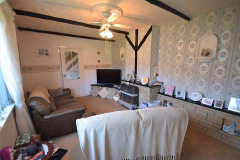 3 bedroom end of terrace house for sale, Alvaston Walk, Doncaster DN12