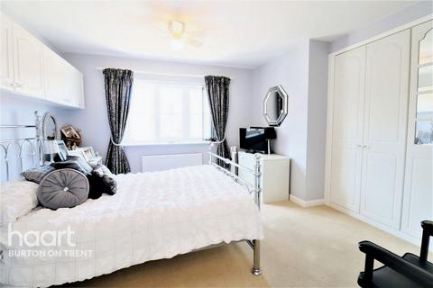 4 bedroom detached house for sale, Foxton Close, Burton-On-Trent