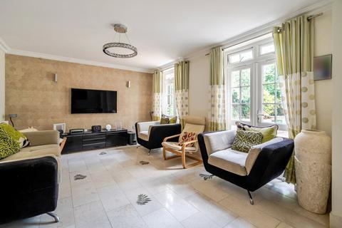 undefined, Charlotte Court, Esher, KT10