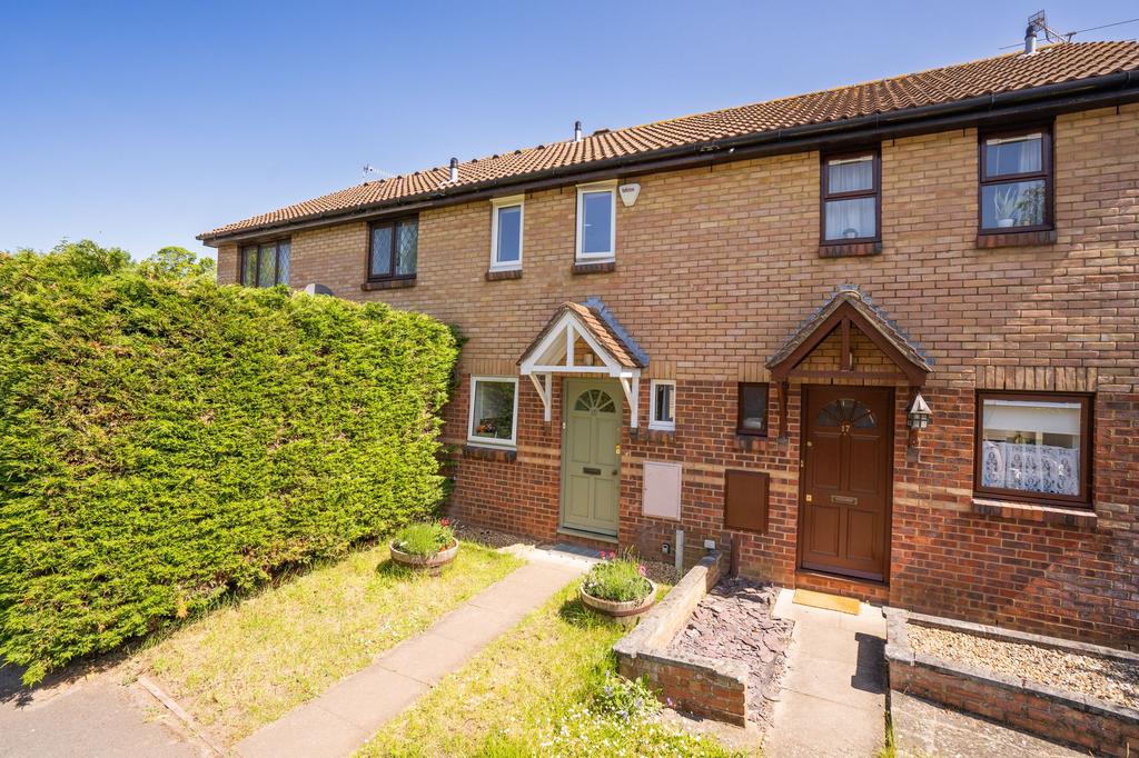Hellyer Way, Bourne End, SL8 2 bed terraced house for sale £367,000