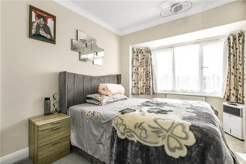 19 Southland Way, Hounslow, TW3 2RH