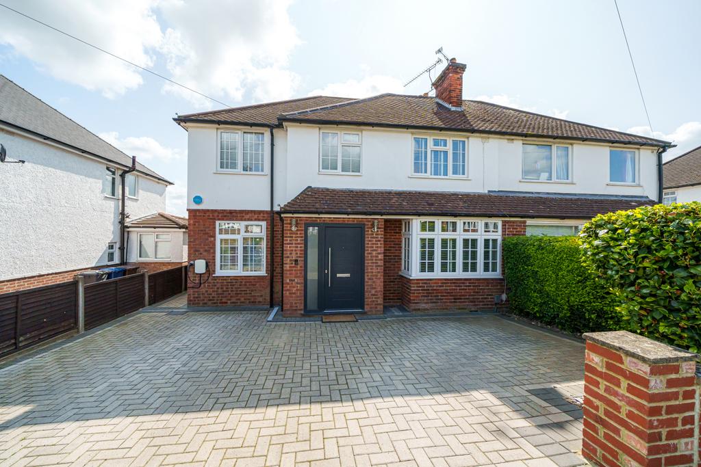 West Avenue, Heath End, Farnham, Surrey, GU9 4 bed semidetached house for sale £700,000