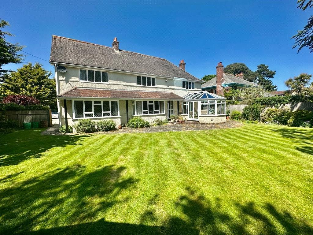 Lymington Road, Milford on Sea, Lymington, Hampshire, SO41 5 bed