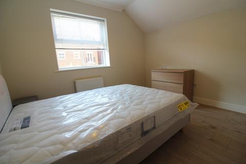 2 bedroom apartment to rent, Stanshawe Court, Stanshawe Road, Reading, RG1