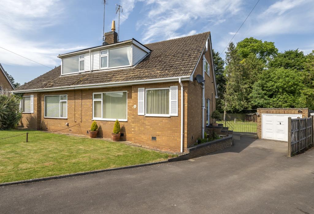 The Close, Chipping Warden, Banbury, Oxfordshire 4 bed chalet for sale