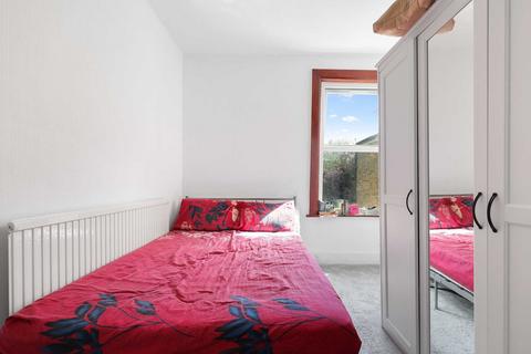 16a Leasowes Road, London, E10 7BE