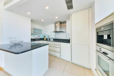 2 bedroom apartment to rent, No.1 West India Quay, Hertsmere Road, Canary Wharf, E14