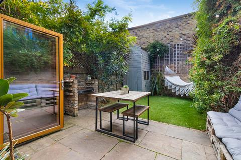 43 Kenton Road, London, E9 7AB