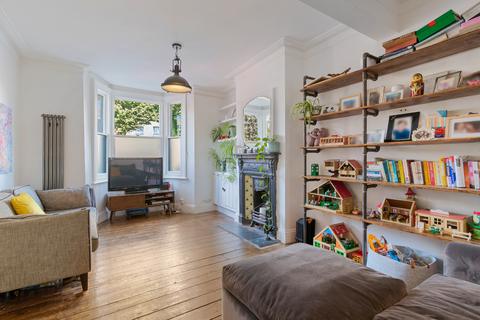 43 Kenton Road, London, E9 7AB