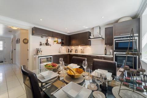 2 Abbey Mews, Isleworth, TW7 5BJ