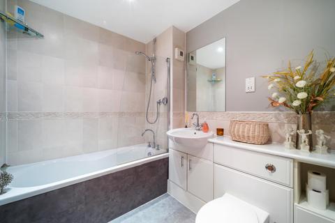 2 Abbey Mews, Isleworth, TW7 5BJ